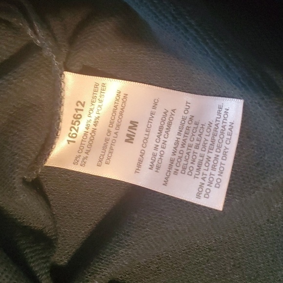 Ellen Tracy Holiday "Merry & Bright" Graphic Long Slv Dark Green Sz M Sweatshirt - Picture 8 of 10